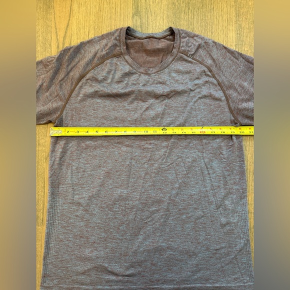 Lululemon Metal Vent Tech Short Sleeve 2.0-Size Large-Dark Brown/Blue Nile - Picture 11 of 11